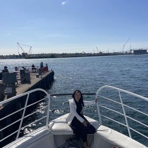 Meet your Posher, Yan